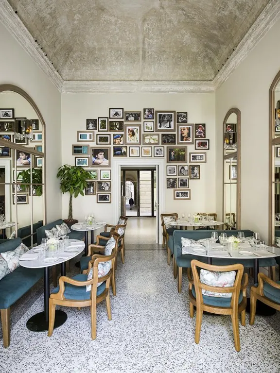 Restaurant Wall Art: 10 Ideas to Enhance Your Ambiance in Milan